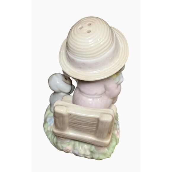 Precious Moments Seasoned with a Smile Salt and Pepper Shaker Set Porcelain 1997 - Picture 5 of 11